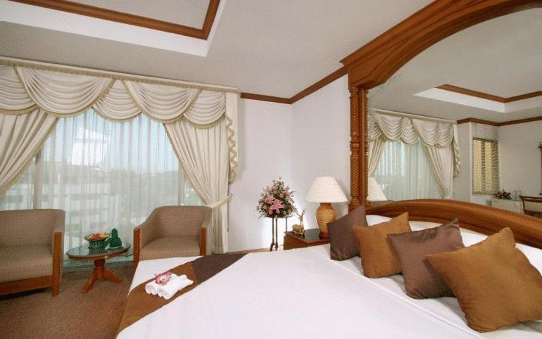 Chiangmai Ratanakosin Hotel Chiang Mai Ngoại thất bức ảnh